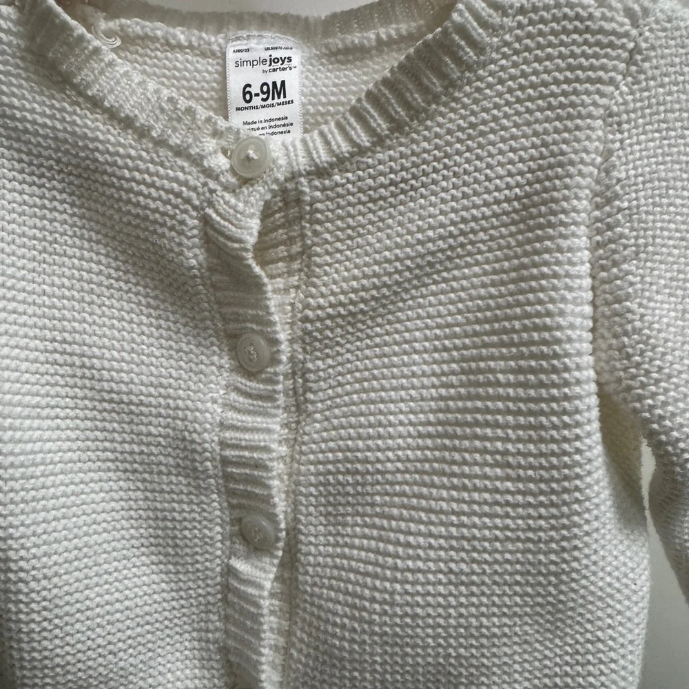 NWOT Simple Joys by Carter’s 6-9M Gender Neutral Cream Warm Sweater Cardigan
